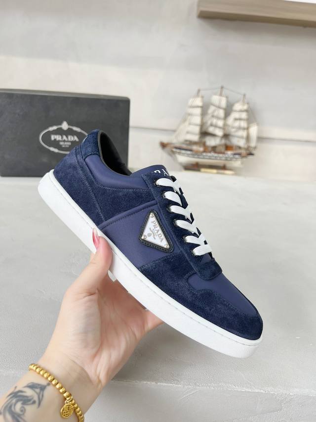 Factory Price: Prada men's shoes, best-selling item in department stores, same a