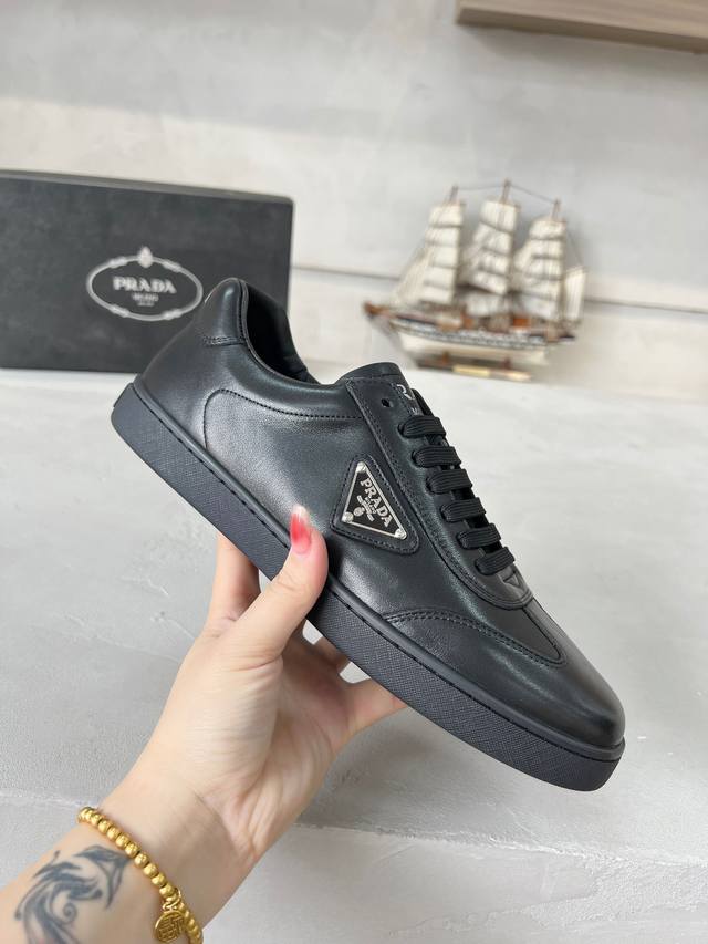 Factory Price: Prada men's shoes, best-selling item in boutiques, same as the of