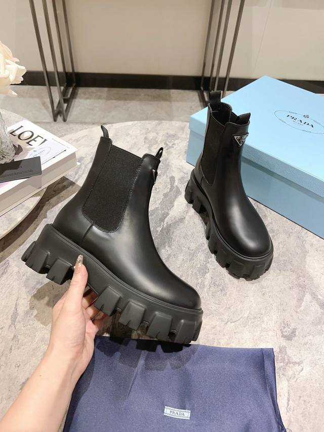 Factory Price P Prada's Latest Autumn/Winter Ankle Boots Upper: Split Beads Lini Factory Price P Prada's Latest Autumn/Winter Ankle Boots Upper: Split Beads Lini