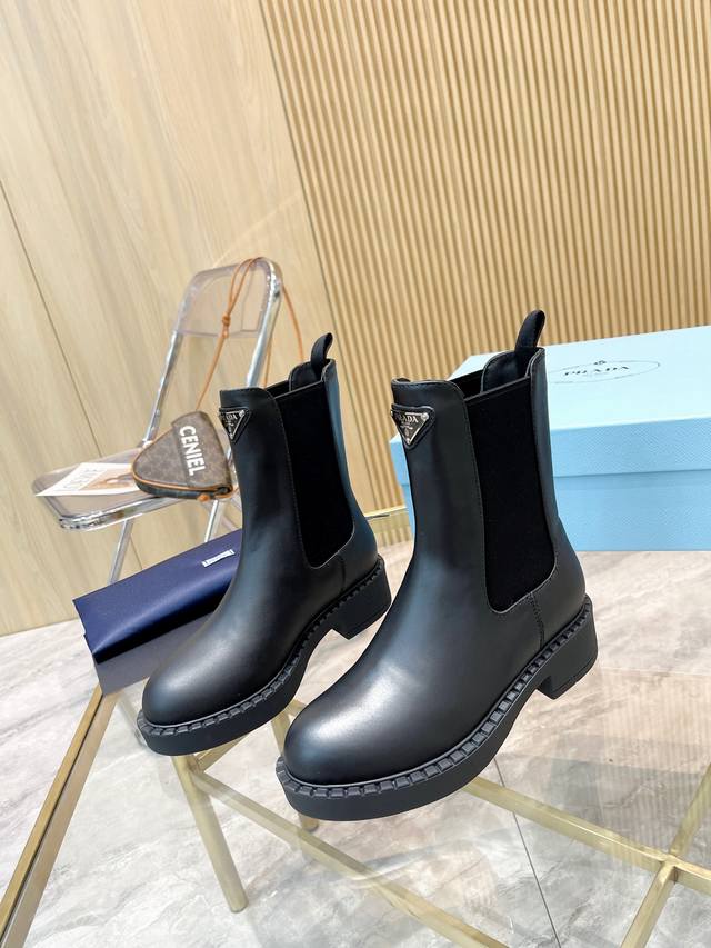 Factory Price P Prada's latest autumn/winter ankle boots Upper: Imported calfski