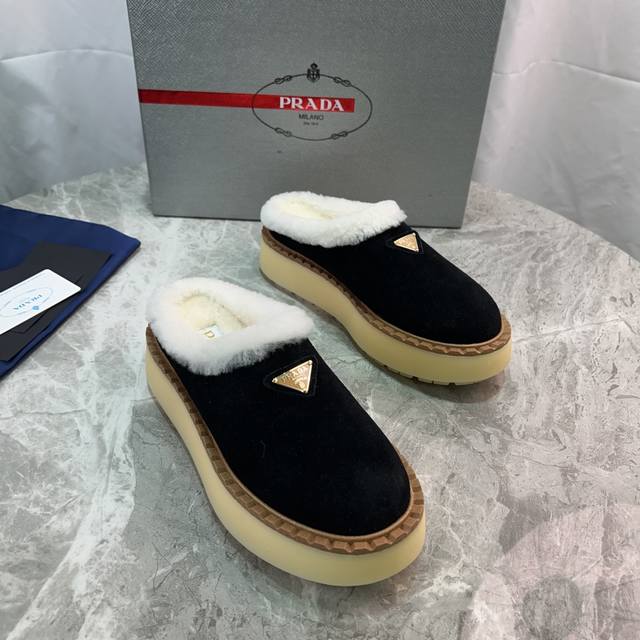 Latest P brand furry shoes Upper: High-gloss cow suede Lining: 100% genuine wool