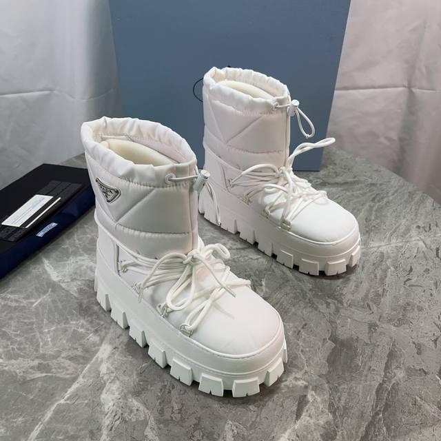 P-brand chubby snow boots Upper: Imported nylon fabric with embroidery Lining: W