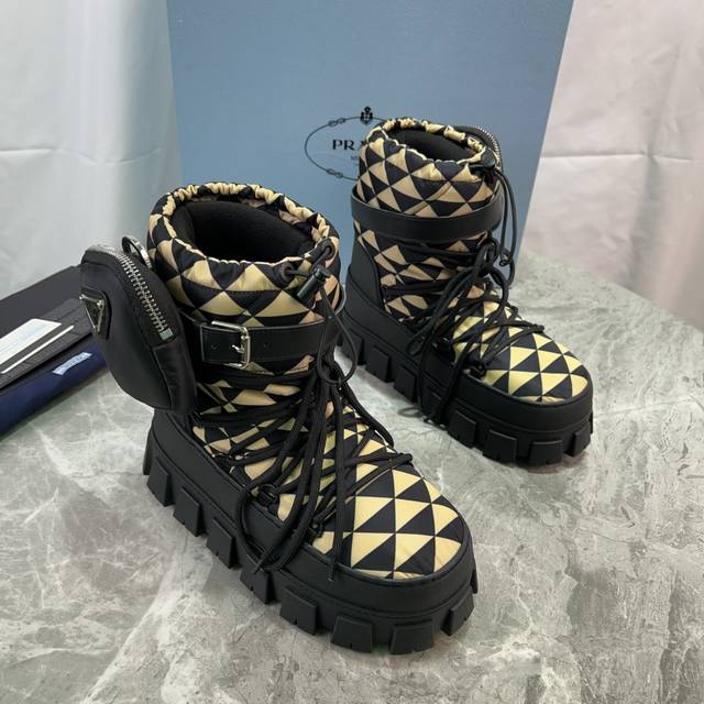 P-brand chubby snow boots Upper: Imported nylon fabric with embroidery Lining: W