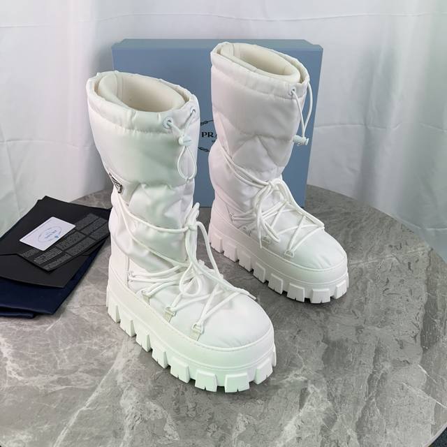 P-brand chubby snow boots Upper: Imported nylon fabric with embroidery Lining: W