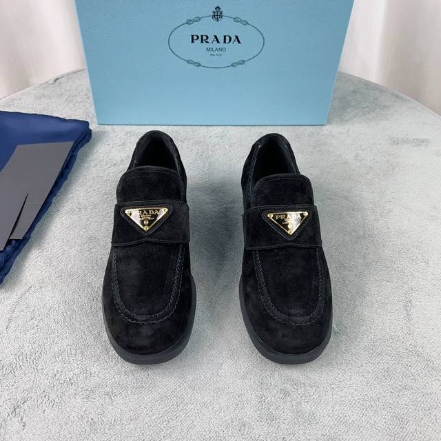 Latest P brand model. Outer: Super soft, high-gloss suede. Lining: Super soft, w