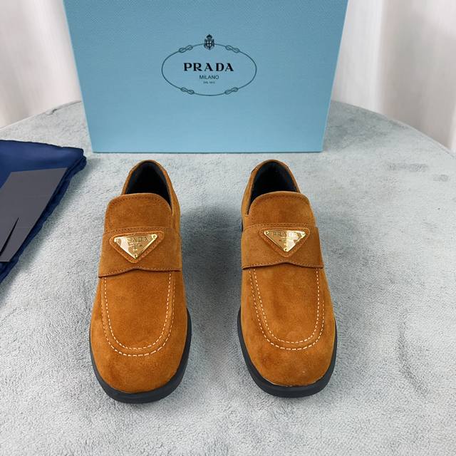 Latest P brand model. Outer: Super soft, high-gloss suede. Lining: Super soft, w