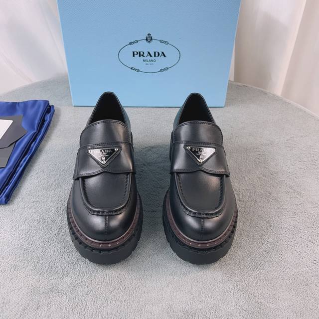 Latest P brand model. Upper: Imported split-edge cowhide leather. Lining: Extra