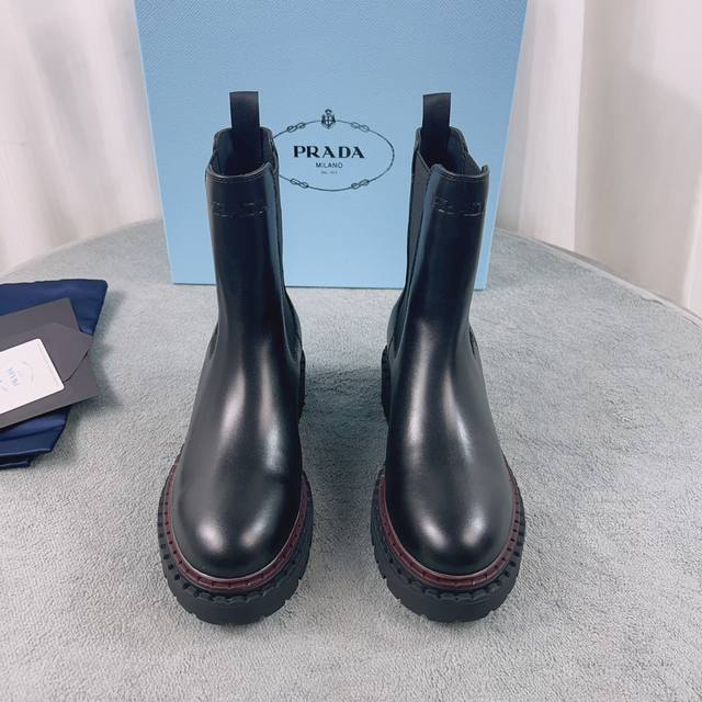 Latest P brand model. Upper: Imported split-edge cowhide leather. Lining: Super