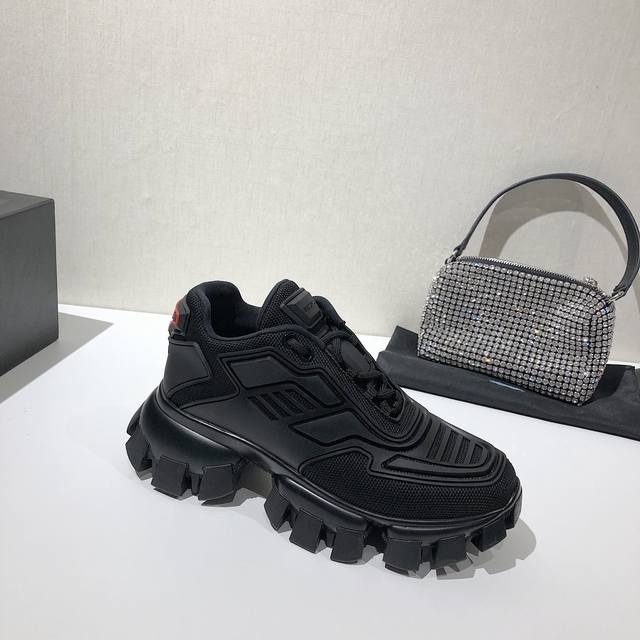 Factory Price: Prada: Latest Dad Shoe Series: Material: Imported space cotton +