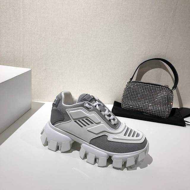 Factory Price: Prada: Latest Dad Shoe Series: Material: Imported space cotton +