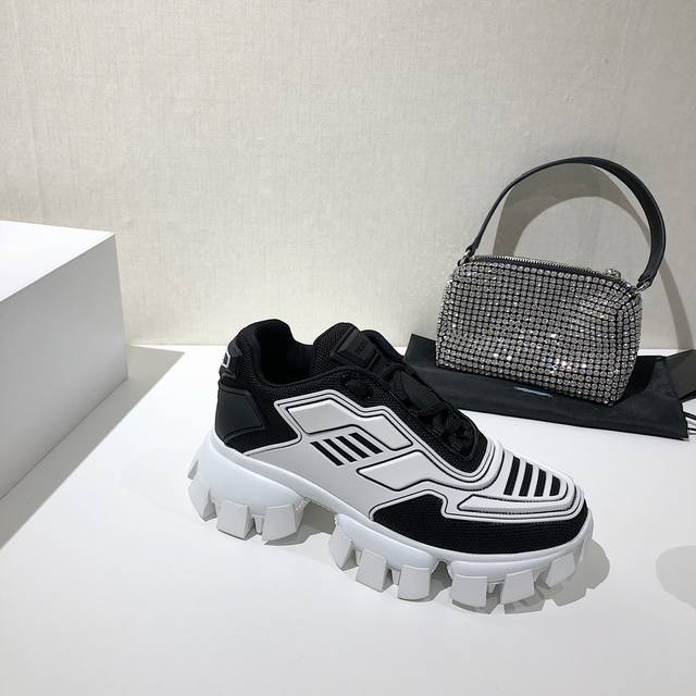 Factory Price: Prada: Latest Dad Shoe Series: Material: Imported space cotton +