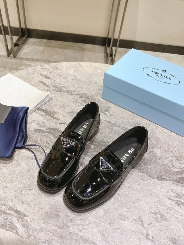 New model from Pujia official store, upper: cow patent leather, lining: sheepski