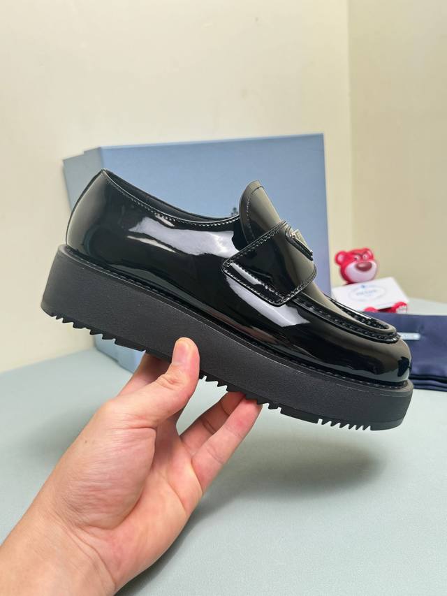 Factory Price: Prada Platform Loafers Upper: Imported split-edge patent leather