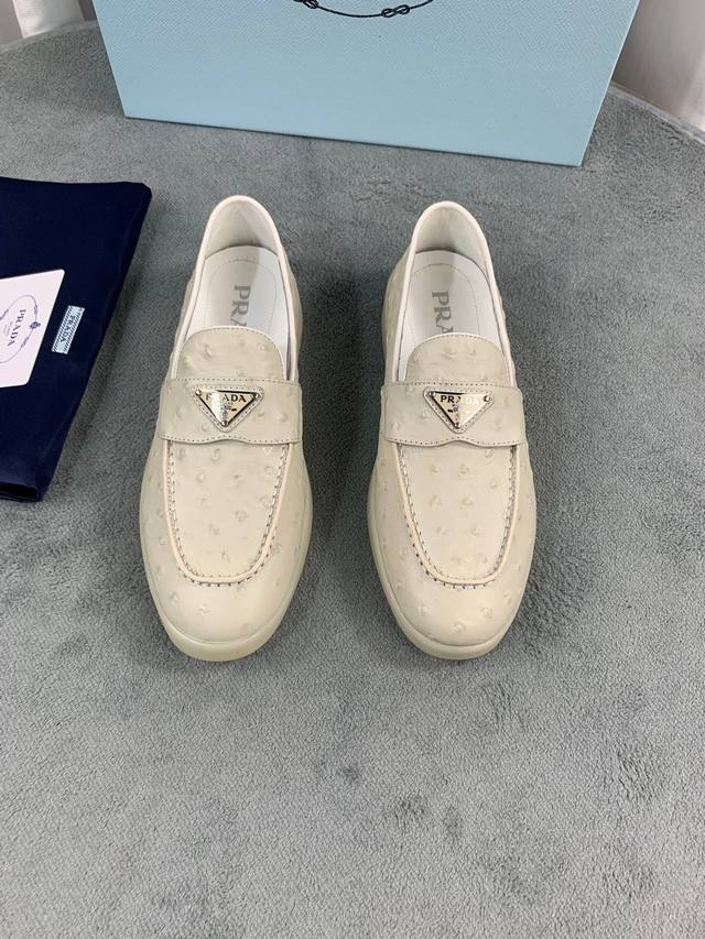 Prada Spring/Summer New Loafers Metal Triangle Logo Upper: Imported cowhide and