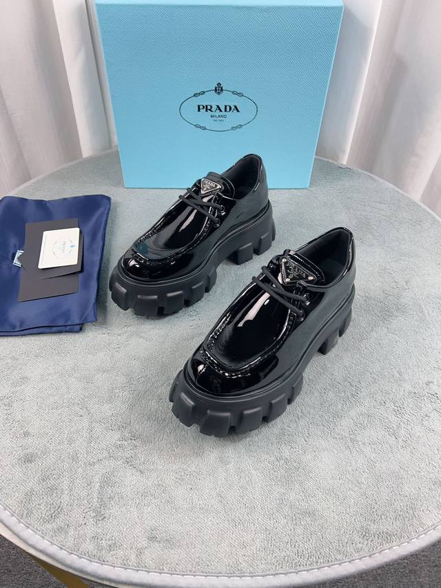 Latest Prada Loafers Upper: Imported split-edge beads, patent leather Lining: Im