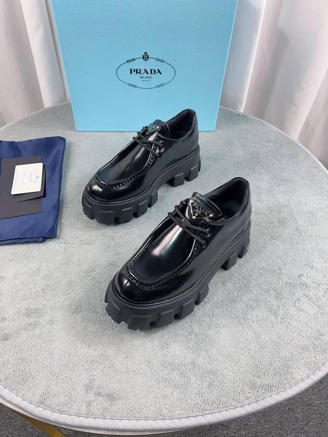 Latest Prada Loafers Upper: Imported split-edge beads, patent leather Lining: Im
