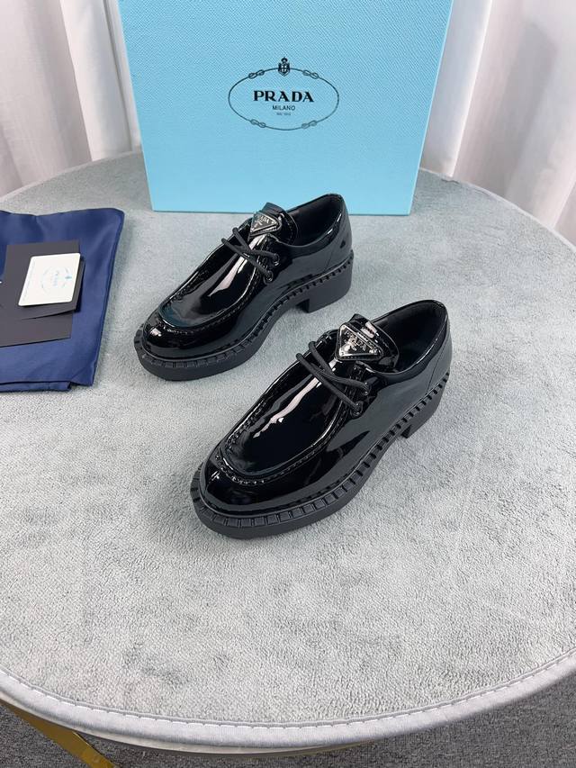 Latest Prada Loafers Upper: Imported split-edge beads, patent leather Lining: Im