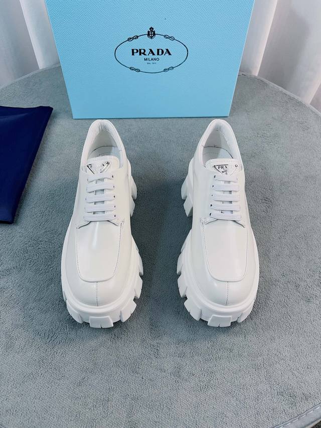 Pujia Classic Upgraded Model Upper: Imported split-edge beads, cowhide patent le