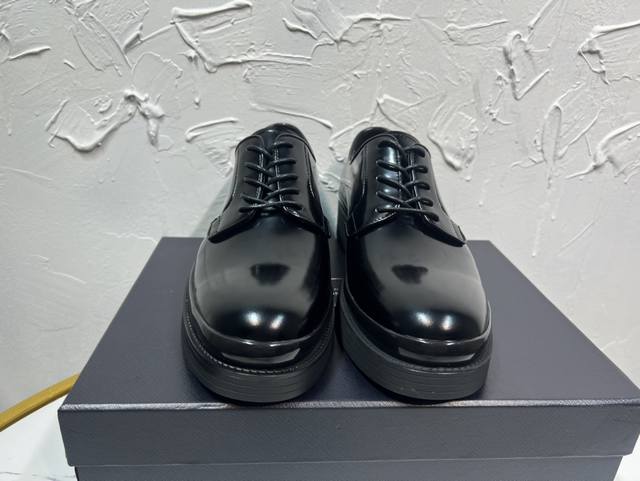 Prada Derby 2025 Spring New Arrival, Prada Distressed Retro Loafers, British Sty
