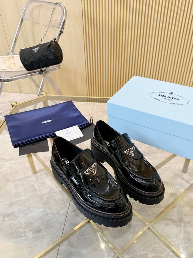 Sss proudly presents the Prada Gear Sole Series Prada's early autumn/winter runw