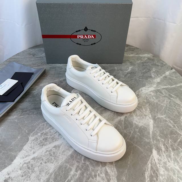 Latest P brand model. Outer: Imported top-grain cowhide. Lining: Super soft wate