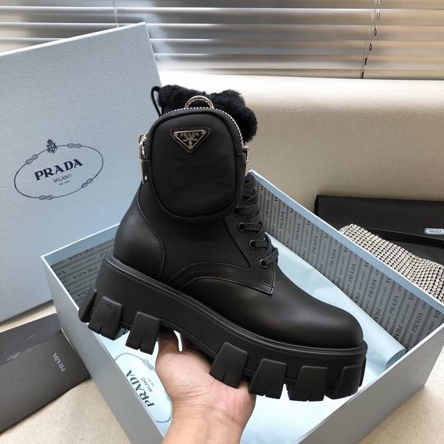 Top-quality wool lining, Sss heavyweight launch of Prada's latest bag, ankle boo