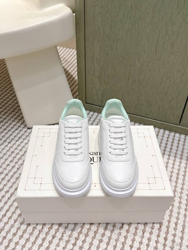 Couple Style Men's 10 Platform Shoes New Series Launch A must-have for fashionis