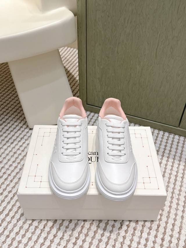 Couple Style Men's 10 Platform Shoes New Series Launch A must-have for fashionis