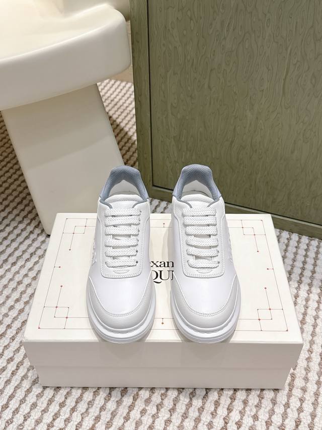 Couple Style Men's 10 Platform Shoes New Series Launch A must-have for fashionis