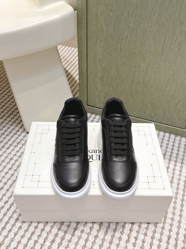 Couple Style Men's 10 Platform Shoes New Series Launch A must-have for fashionis