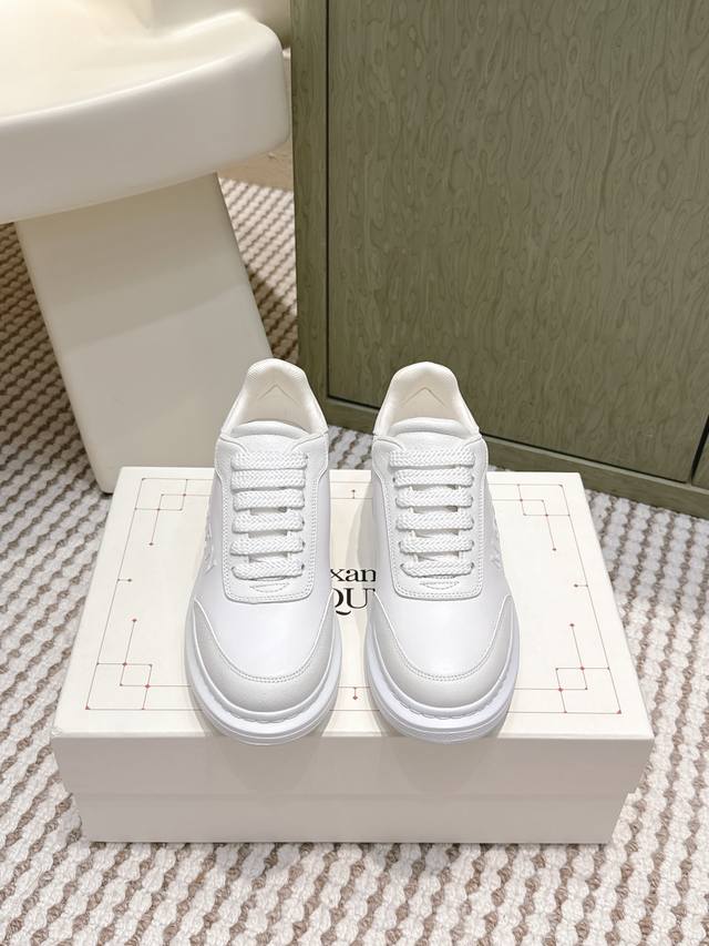 Couple Style Men's 10 Platform Shoes New Series Launch A must-have for fashionis