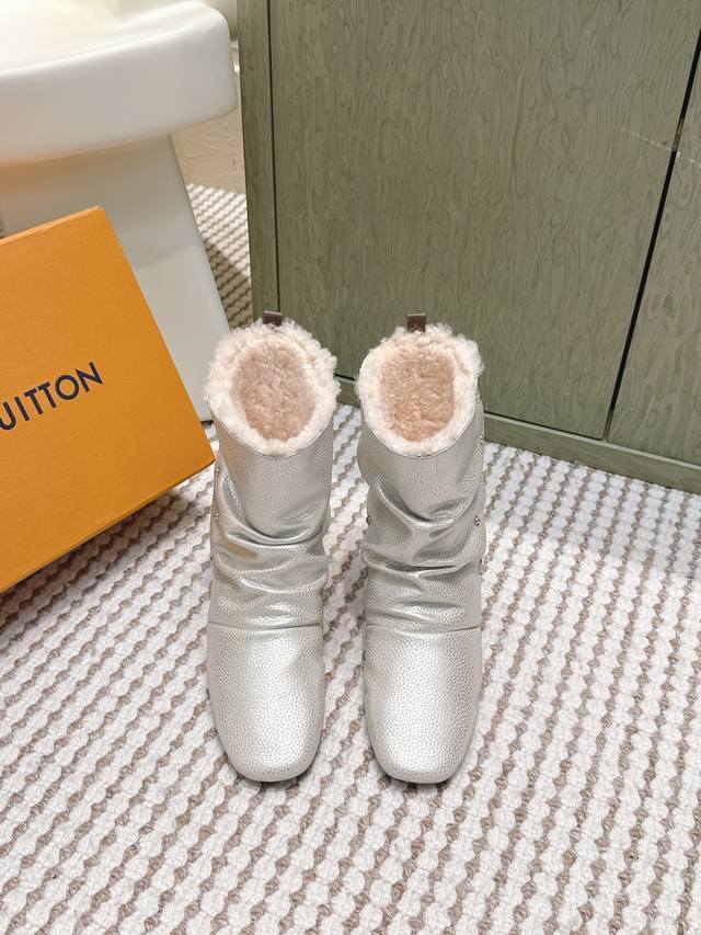 High-quality Louis Vuitton Fall/Winter runway slouch boots (Ddd). Recommended by