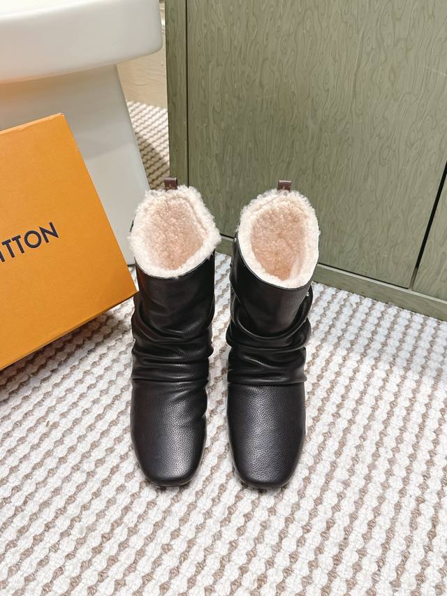 High-quality Louis Vuitton Fall/Winter runway slouch boots (Ddd). Recommended by