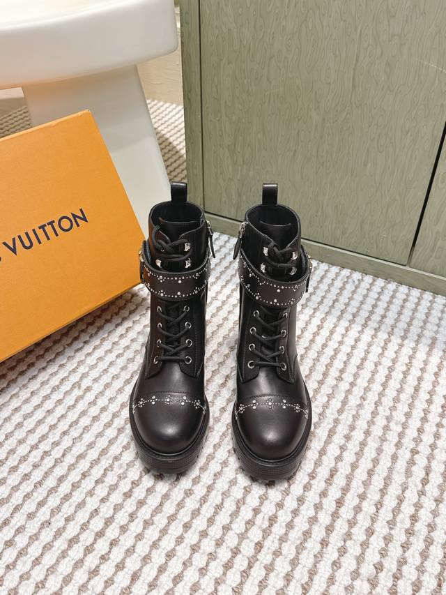 High-quality Louis Vuitton 25Ss Fall/Winter New Time Out + Sneakerina combinatio