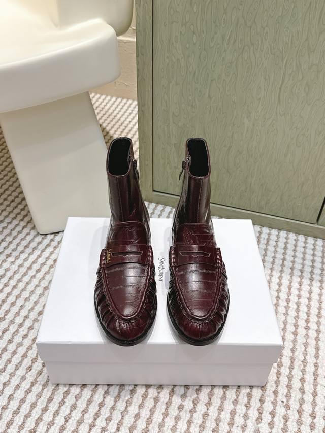 High-quality Yves Saint Laurent 25Ss new YSL small logo high-top loafers. The ic