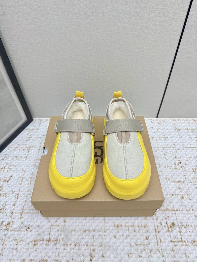 High-quality factory-made couple's Ugg new wool shoes are comfortable and snug,