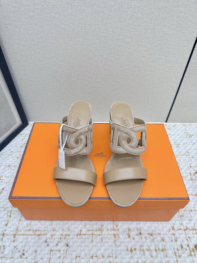 High-quality factory-made 2025 Hermes new mid-heel sandals , custom-made with ha