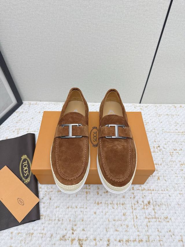 High-quality factory-made Tods loafers. These loafers are crafted from fine shee