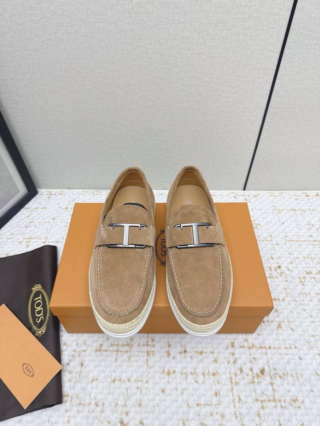 High-quality factory-made Tods loafers. These loafers are crafted from fine shee