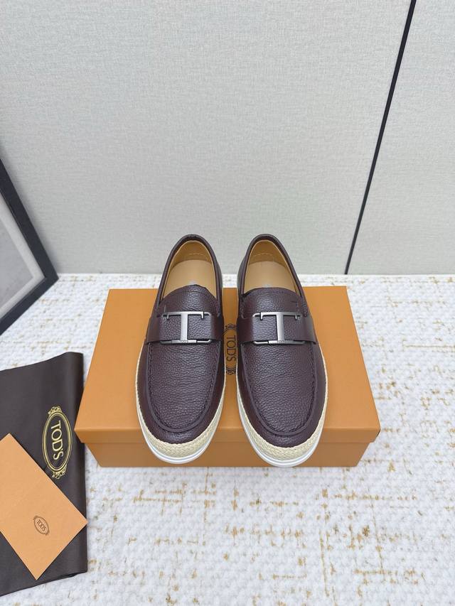 High-quality factory-made Tods loafers. These Tods loafers are crafted from fine High-quality factory-made Tods loafers. These Tods loafers are crafted from fine