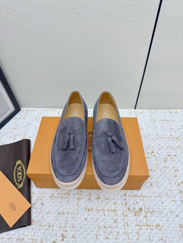 High-quality factory version. This Tods loafer is crafted from fine sheepskin le High-quality factory version. This Tods loafer is crafted from fine sheepskin le