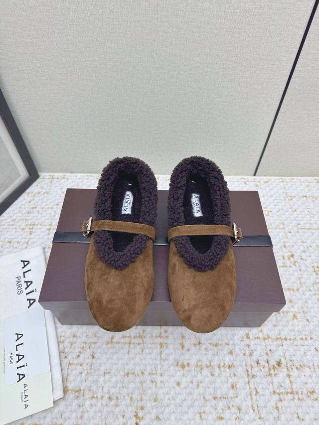 High-quality factory-made Alaia 25Ss Autumn/Winter New Arrival Flat Mary Jane Fu High-quality factory-made Alaia 25Ss Autumn/Winter New Arrival Flat Mary Jane Fu
