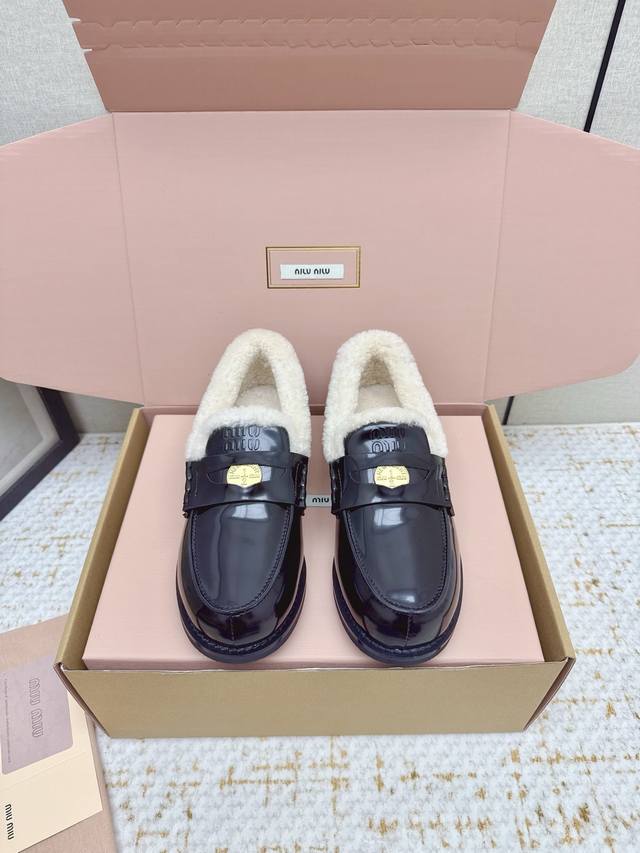 High-quality factory version Miu Miu Fall/Winter latest coin loafers, furry shoe High-quality factory version Miu Miu Fall/Winter latest coin loafers, furry shoe