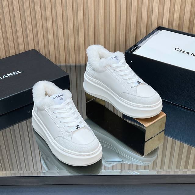 Factory direct price! High-quality Chanel classic panda warm white sneakers with Factory direct price! High-quality Chanel classic panda warm white sneakers with