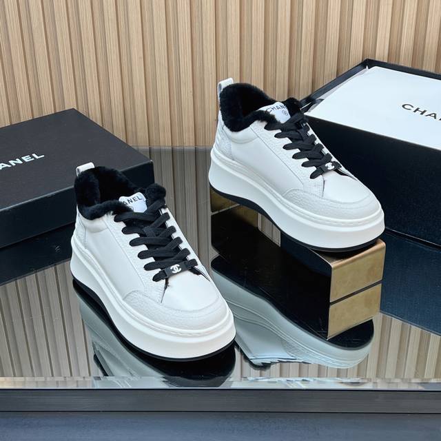 Factory direct price! High-quality Chanel classic panda warm white sneakers with Factory direct price! High-quality Chanel classic panda warm white sneakers with