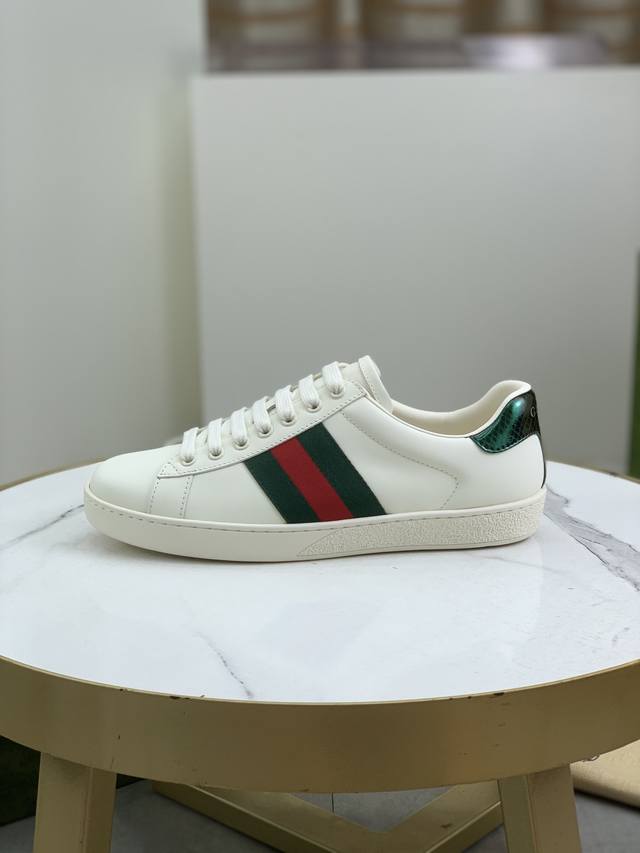 Factory direct price, top-tier version Gucci Ace Sneakers for couples. These Gu