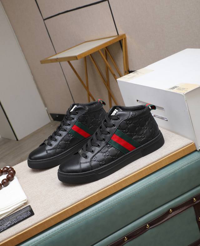 Factory Price p Gucci's latest style, released simultaneously in boutiques, mad