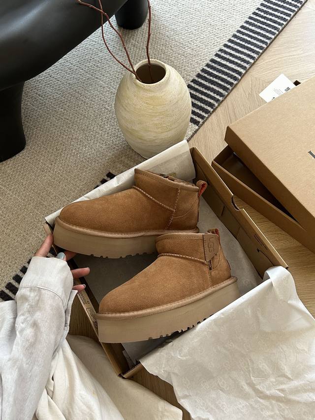 Ugg Women's Size: 35-40 New platform Ugg classic mini ankle boots with zipper! M