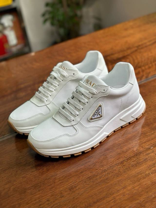 Actual Price: Prada 2025 Spring/Summer New Men's High-End Sneakers. These sneak