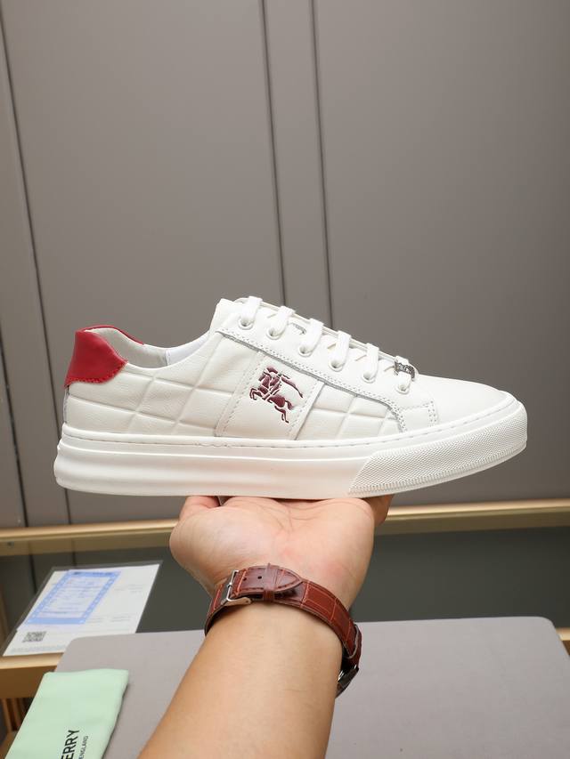 Burberry Italian imported cowhide embossed breathable lining! Ultra-lightweight